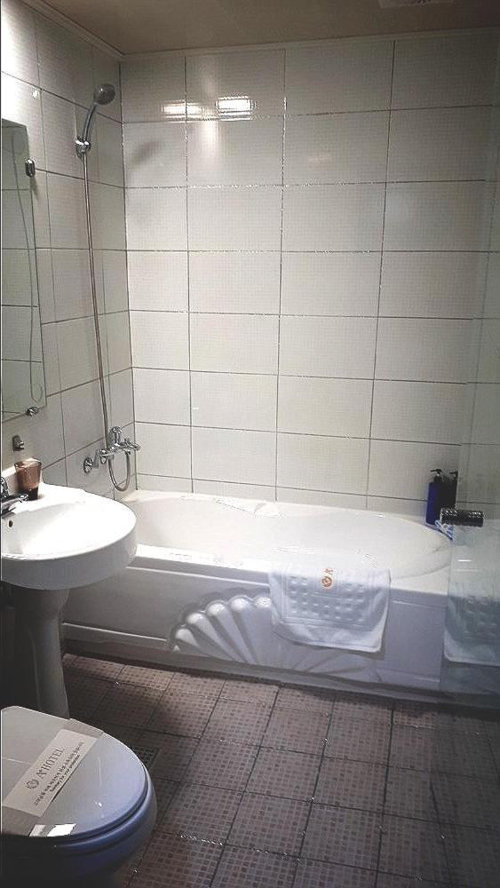 Geoje A-Plus Hotel Dış mekan fotoğraf
