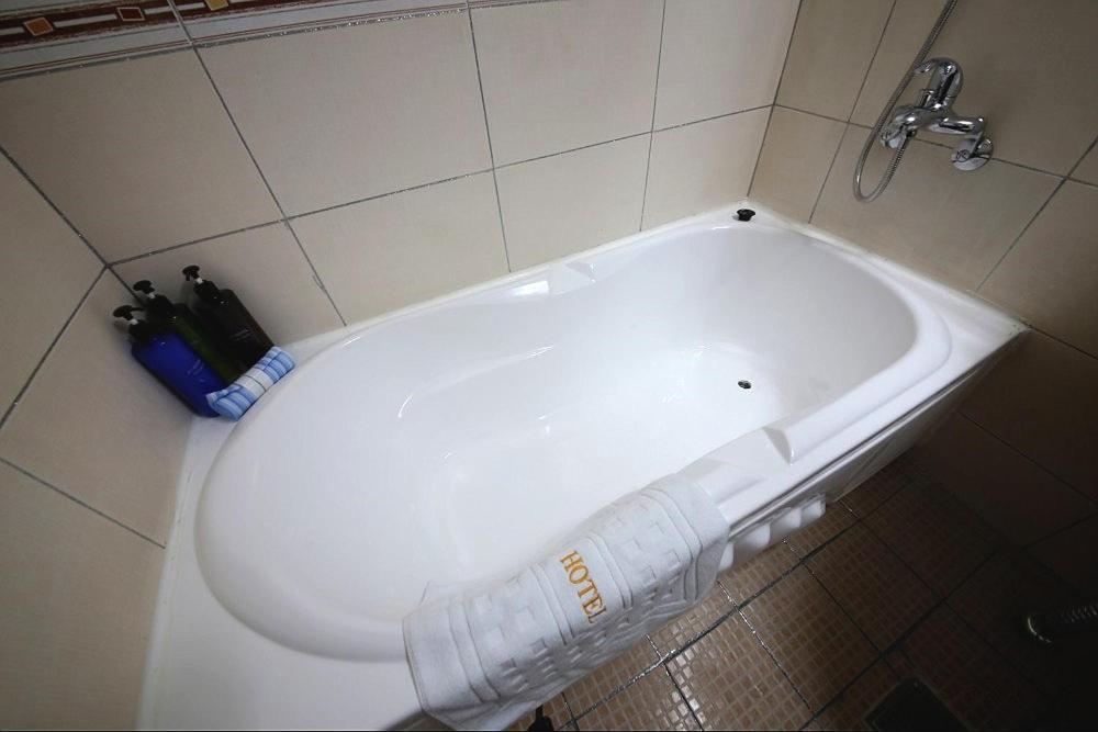 Geoje A-Plus Hotel Dış mekan fotoğraf