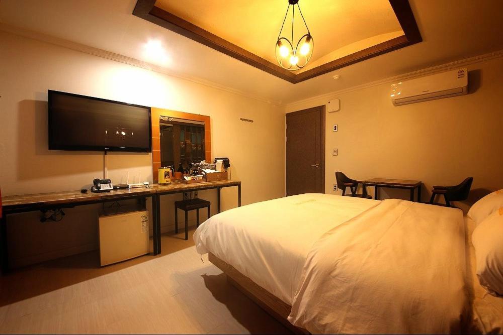 Geoje A-Plus Hotel Dış mekan fotoğraf